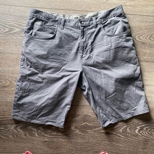 Men’s VANS gray khaki shorts